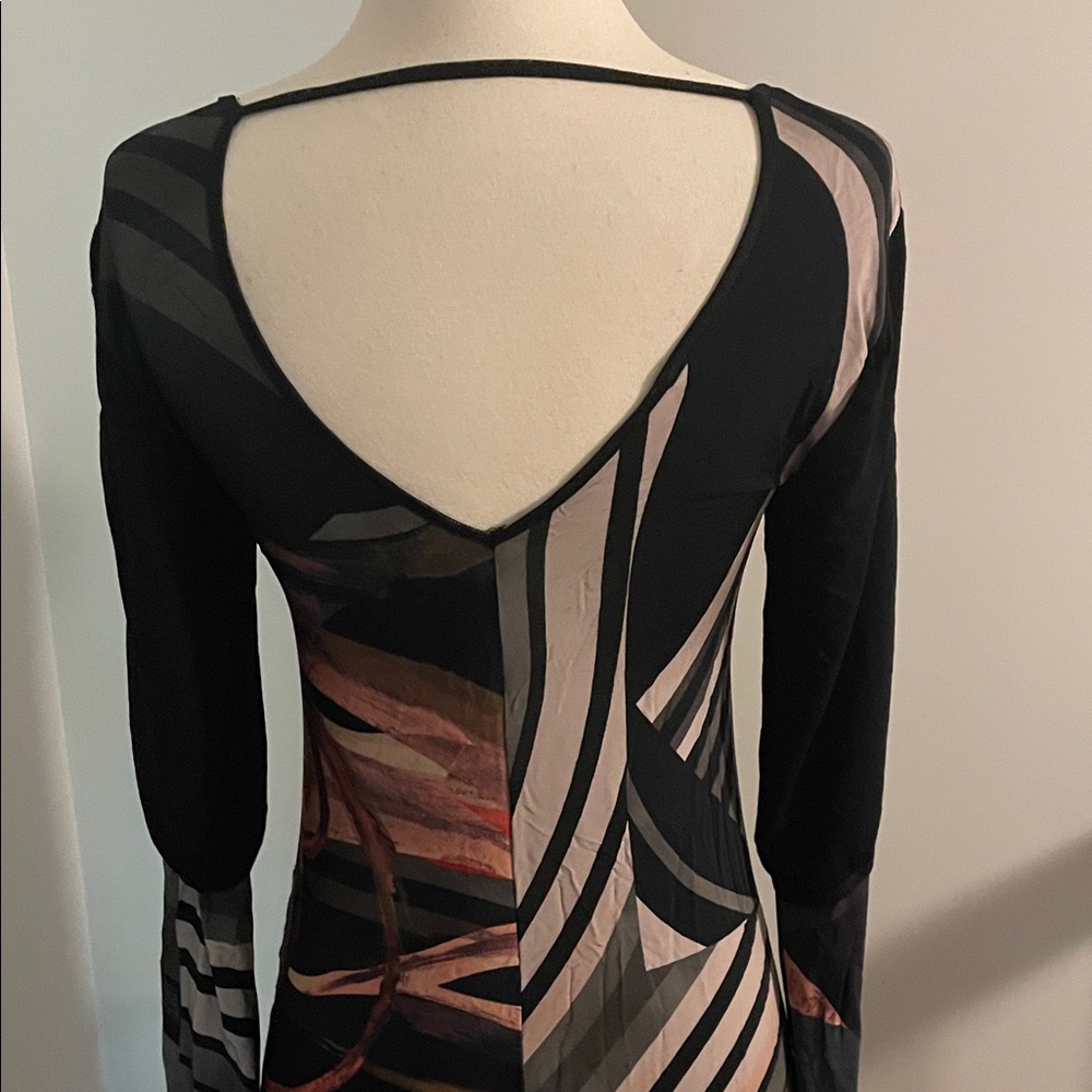 Chic Black and Red Patterned Midi Dress - Picture 8 of 16